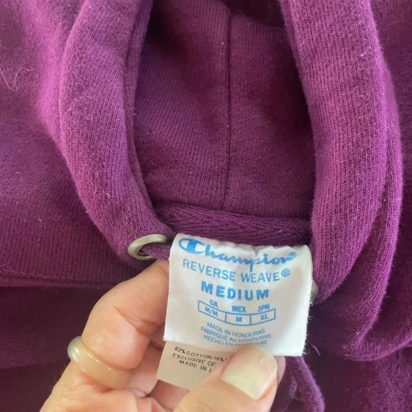 Champion Reverse weave logo hoodie in plum | size M - Picture 2 of 4
